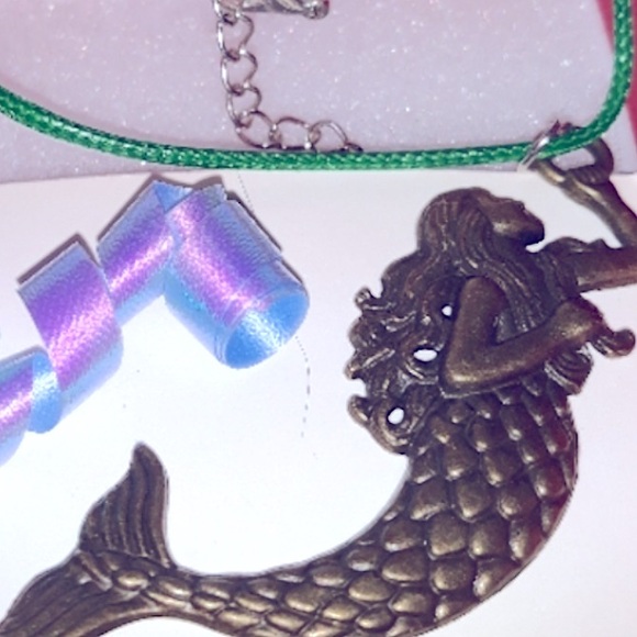 Beautiful Bronze Mermaid Pendant Necklace Hand Crafted NEW - Picture 2 of 8